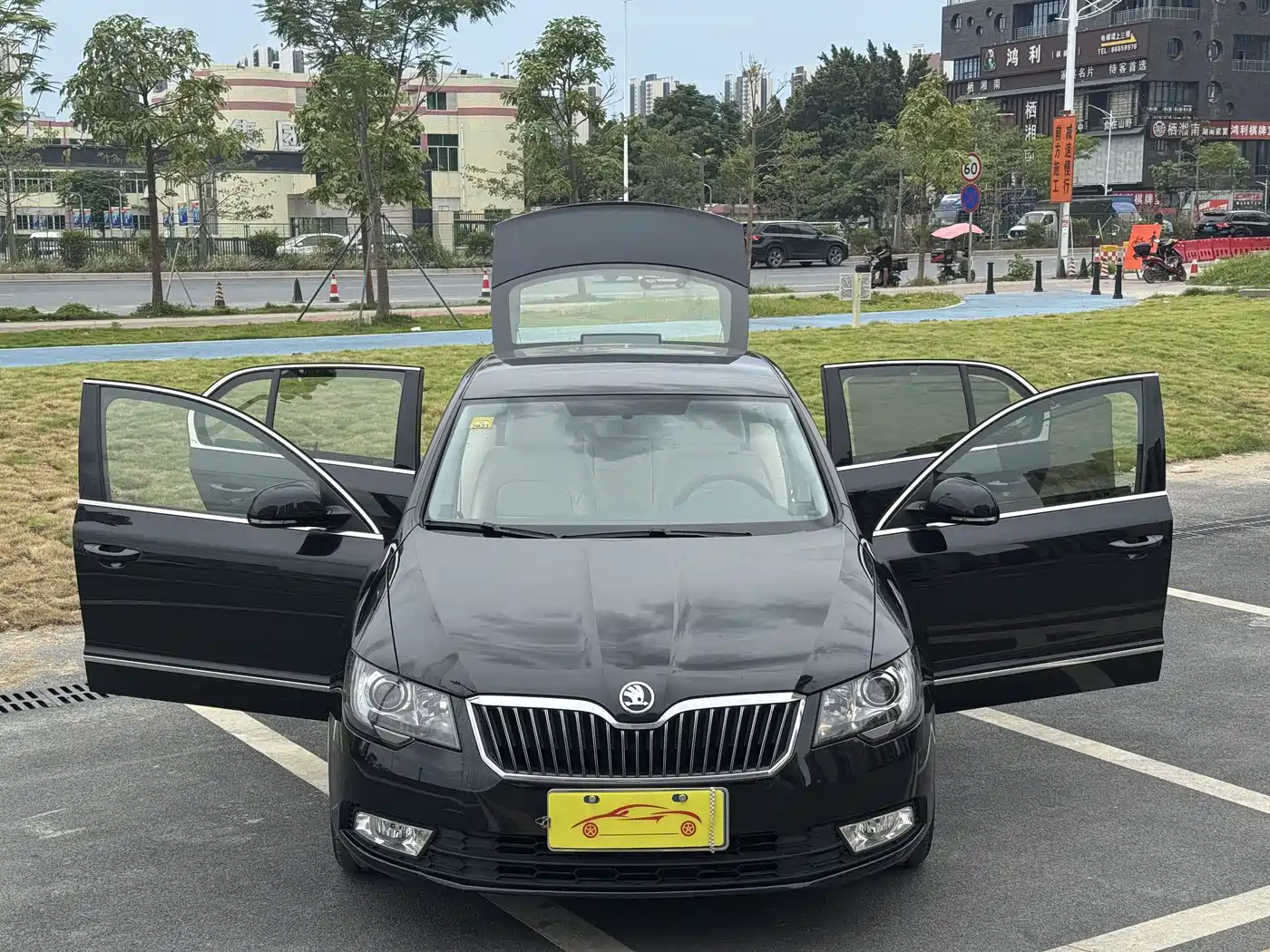 Škoda Superb 2013 1.4TSI DSG Gentleman Edition фото 4