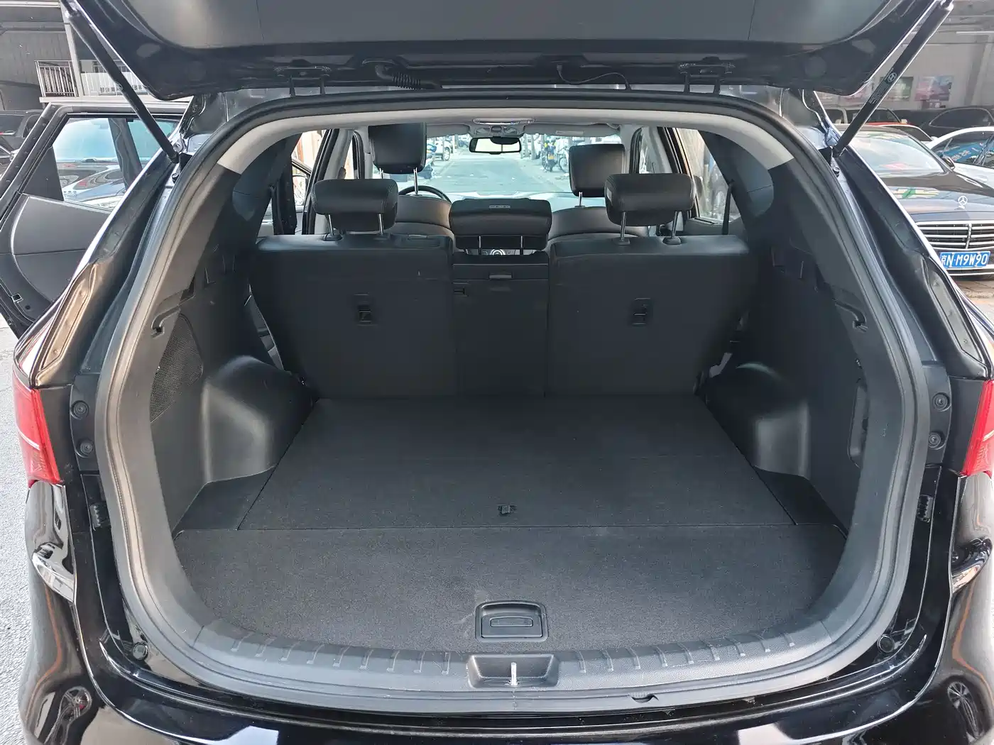 Hyundai Santa Fe 2015 2.4L Automatic 2WD Smart 5-seater фото 11