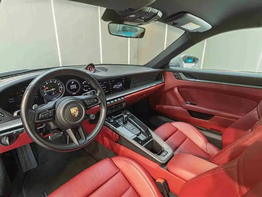 PORSCHE 911