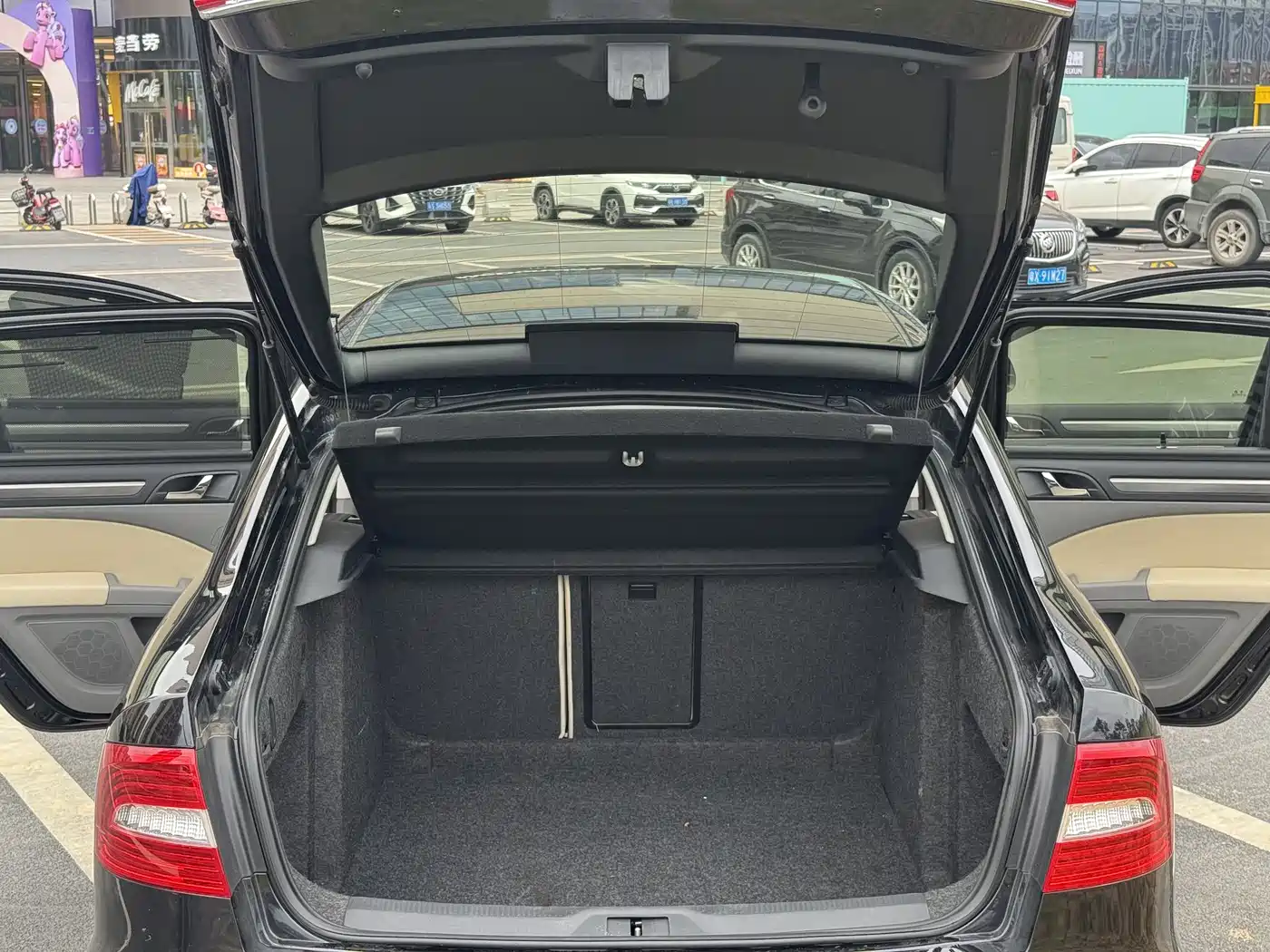 Škoda Superb 2013 1.4TSI DSG Gentleman Edition фото 29
