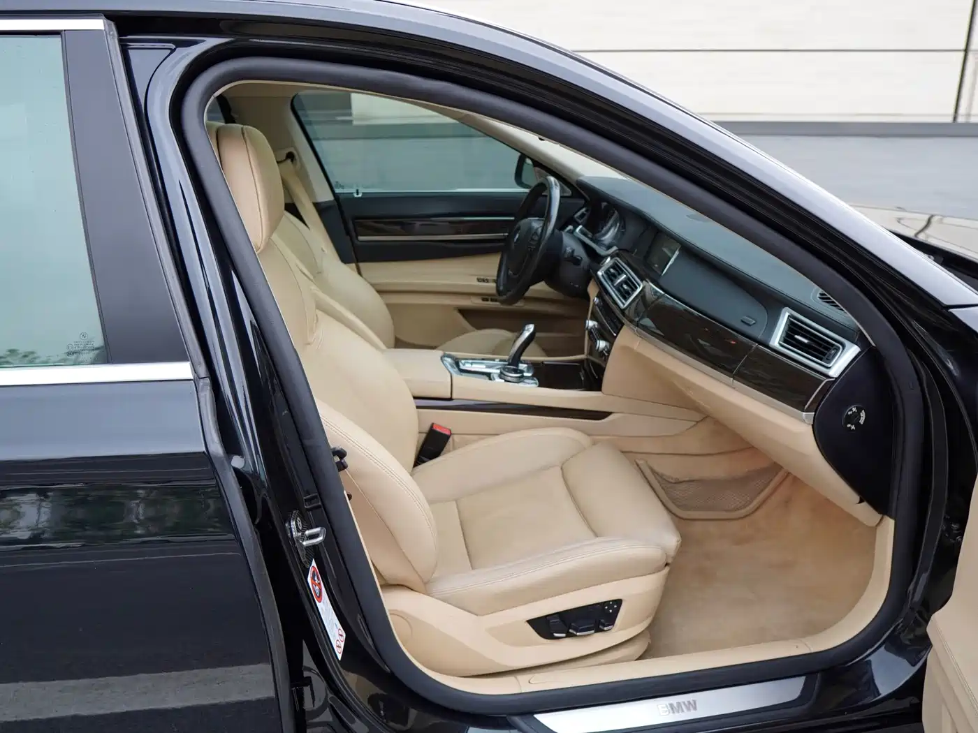 BMW 7 Series 2009 750Li Luxury фото 14