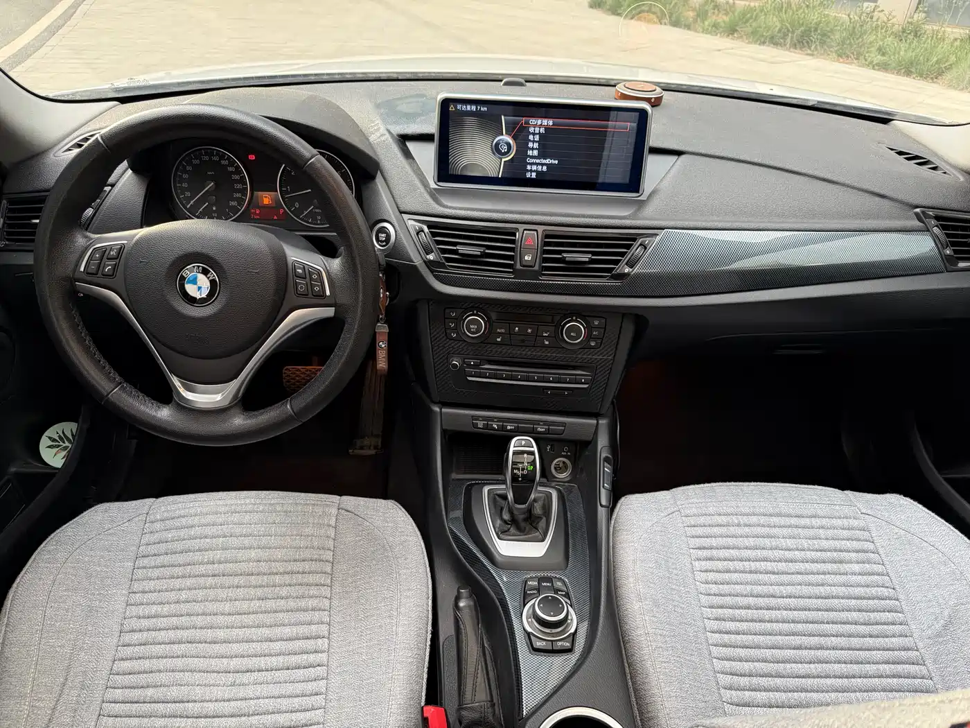 BMW X1 2014 sDrive18i Leading Edition фото 9
