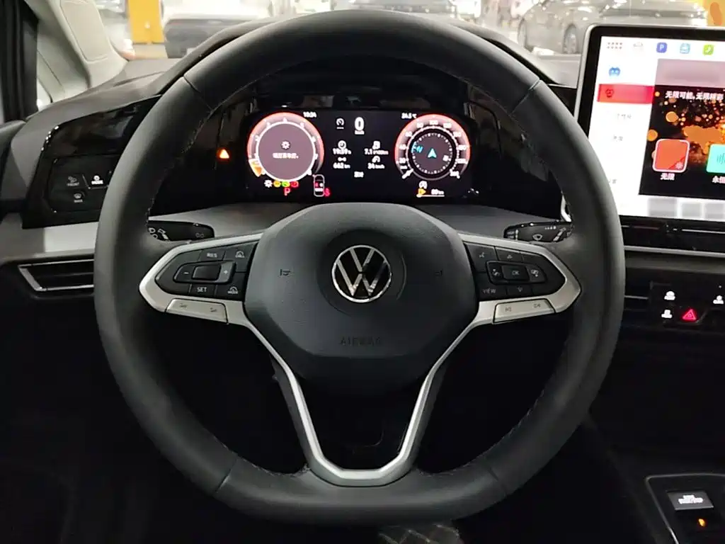 Volkswagen Golf 2026 2026 300TSI Pro