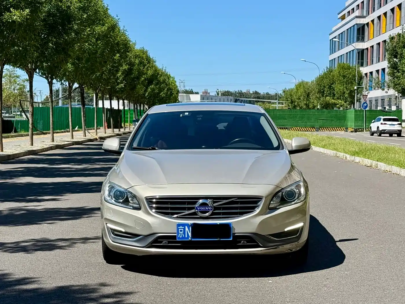 Photo 2 - Volvo S60