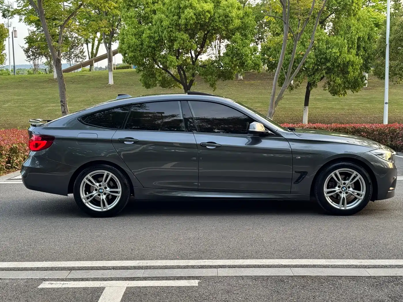 BMW 3 Series GT 2020 320i M Sport Package фото 9