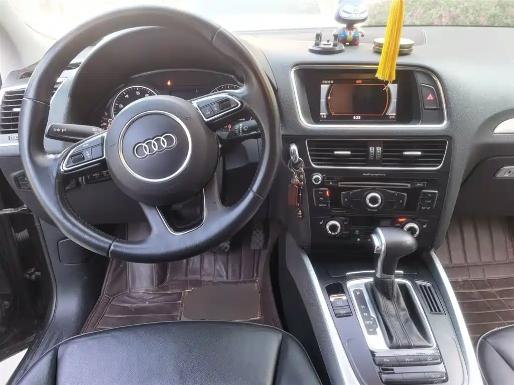 Audi Q5 2015 40 TFSI Technology фото 13