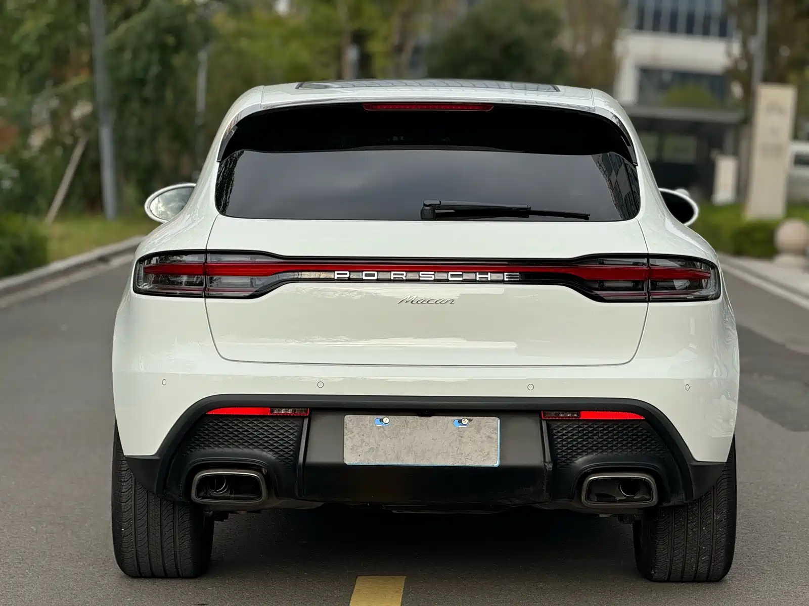 Photo 8 - Porsche Macan