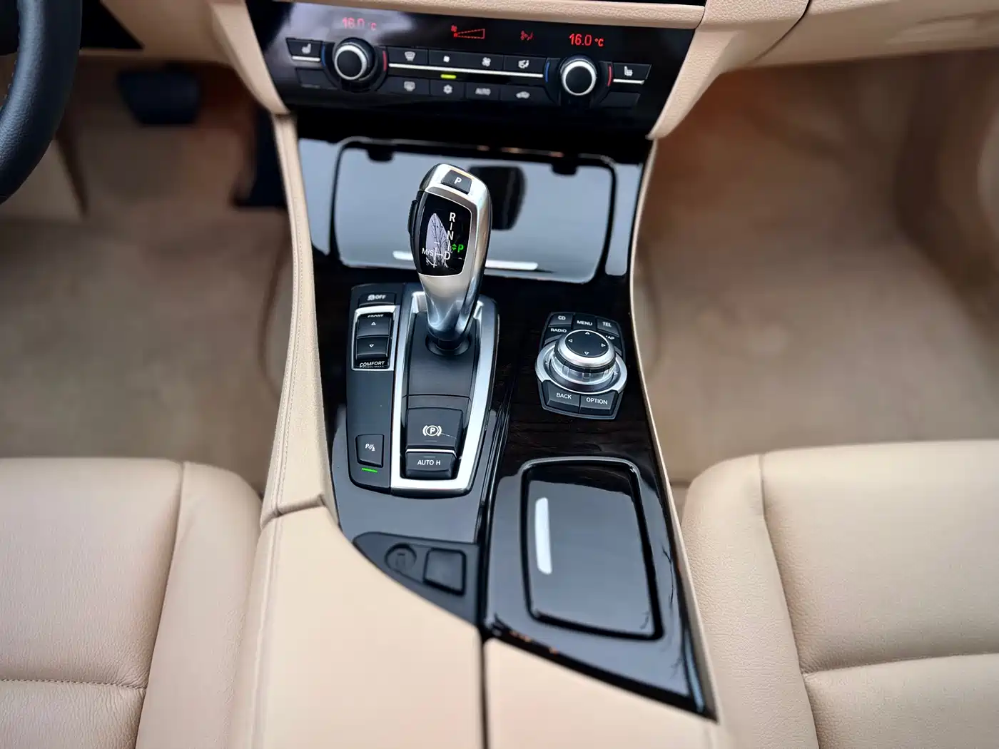 BMW 5 Series 2012 523Li Leadership фото 17