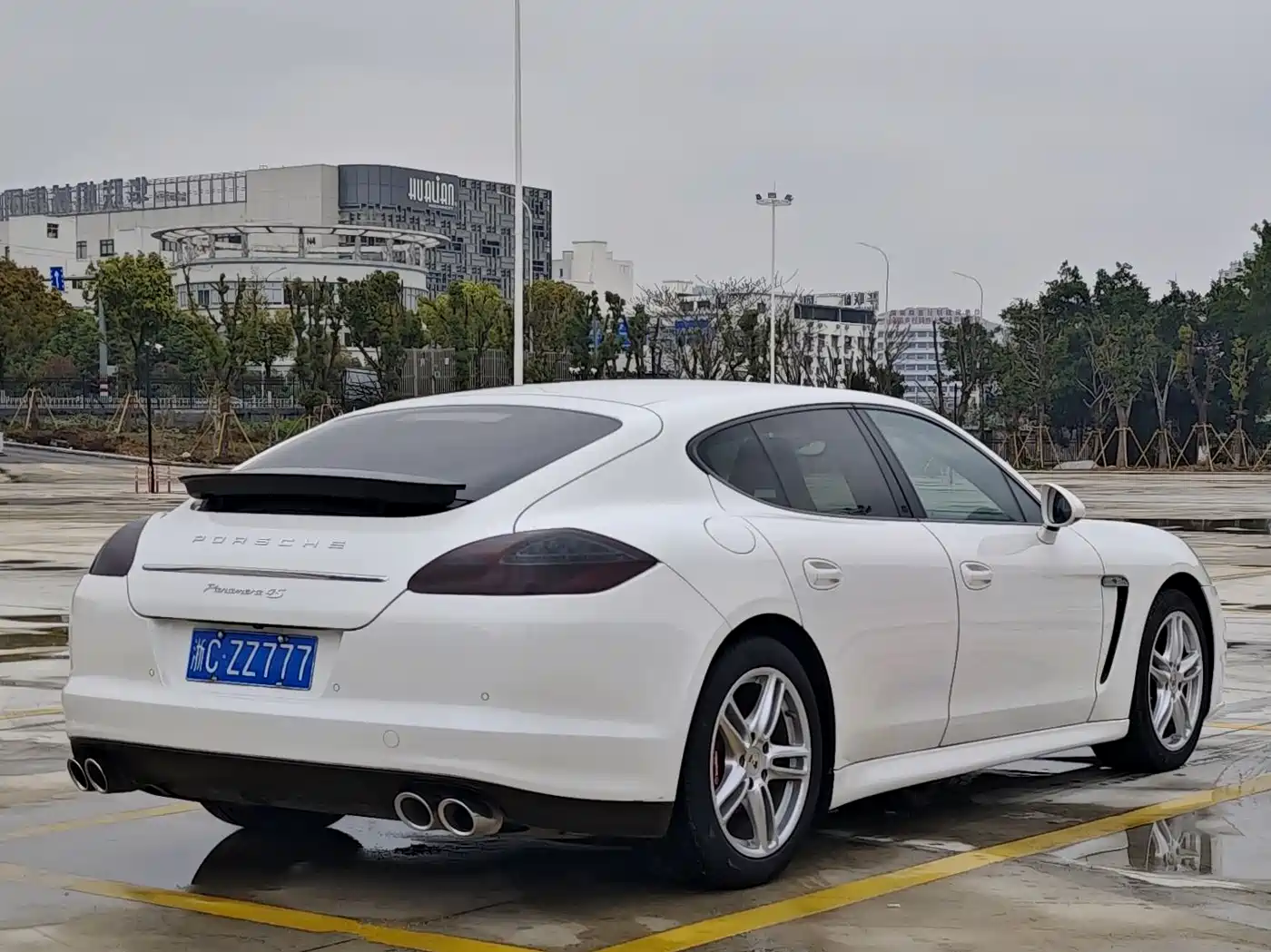 Porsche Panamera 2010 Panamera 4 3.6L фото 5
