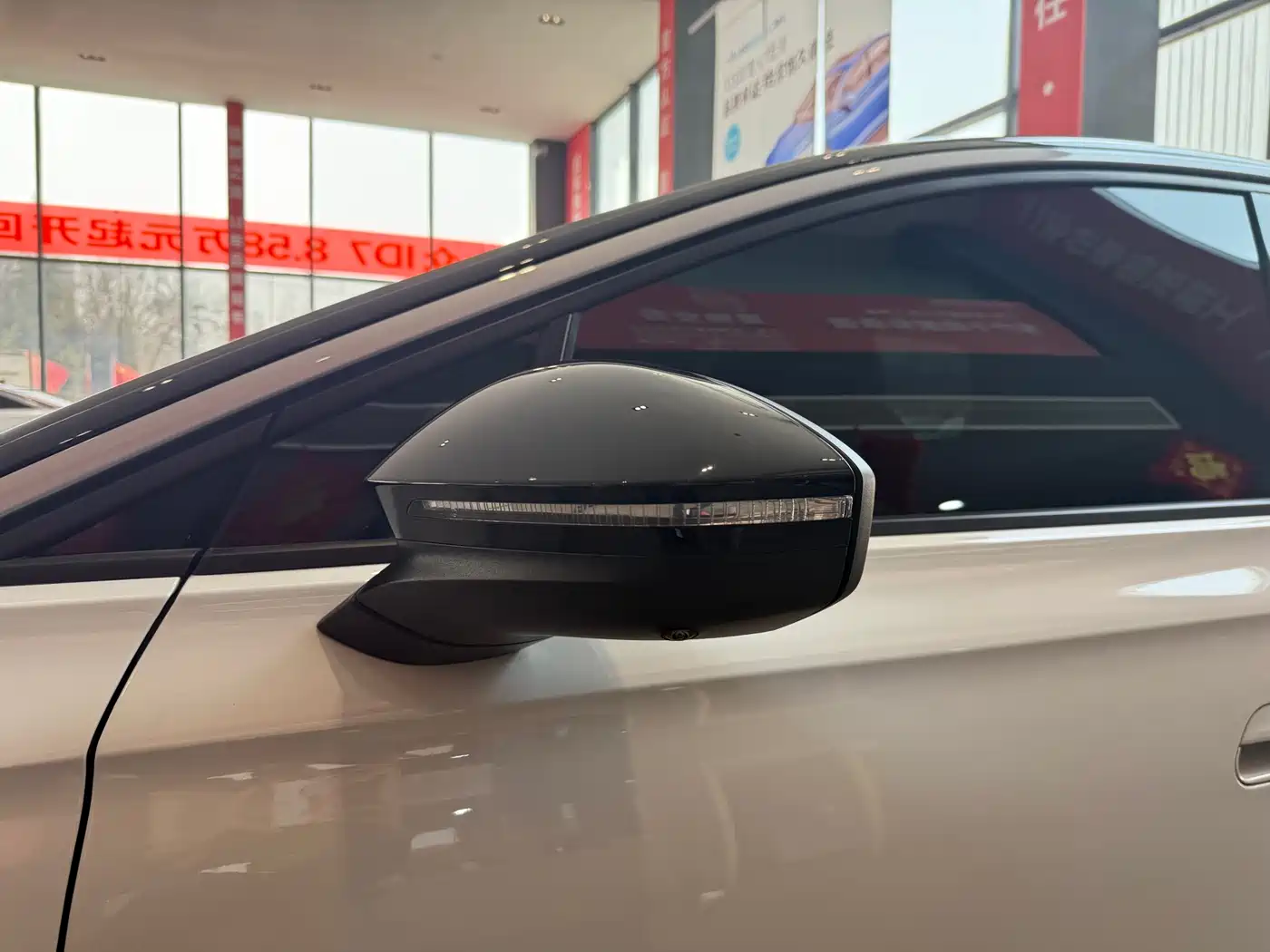 VOLKSWAGEN ID.7 VIZZION