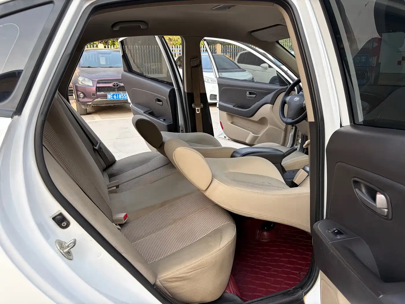 Hyundai Elantra 2015 1.6L Automatic Comfort фото 7