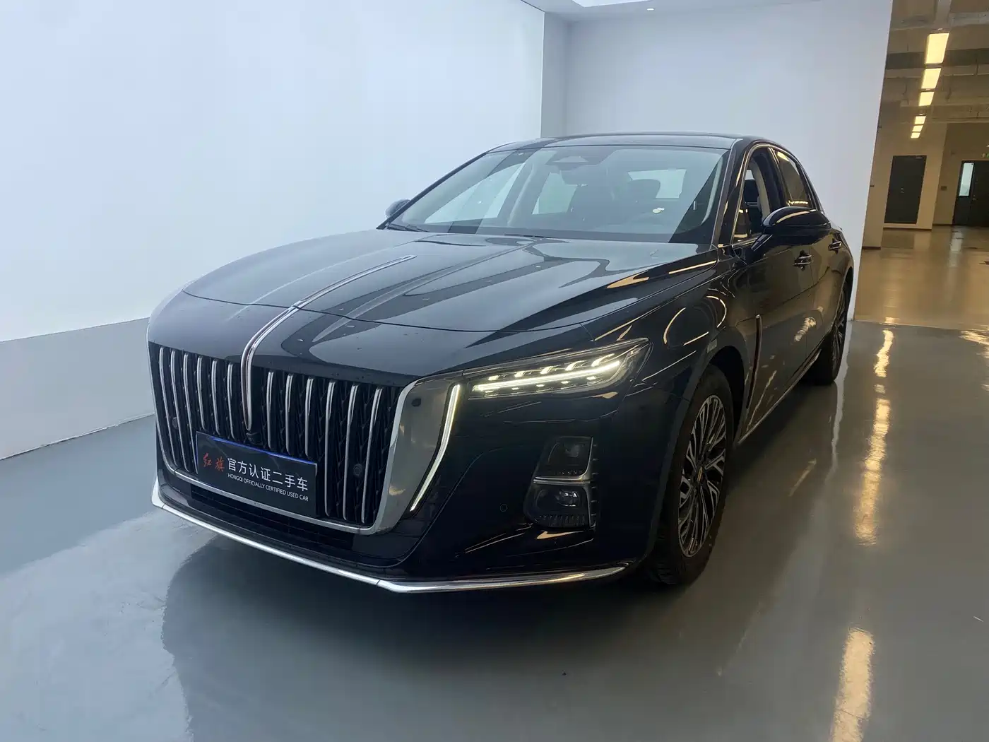 Hongqi H5 2026 2024 2.0T Automatic Smart Connect Flag Smooth Edition