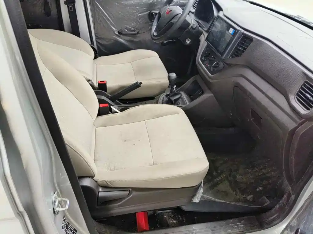  Wuling Motors Wuling Hongguang V 2022 1.5L Dynamic Edition Hydraulic Power Steering LAR 12