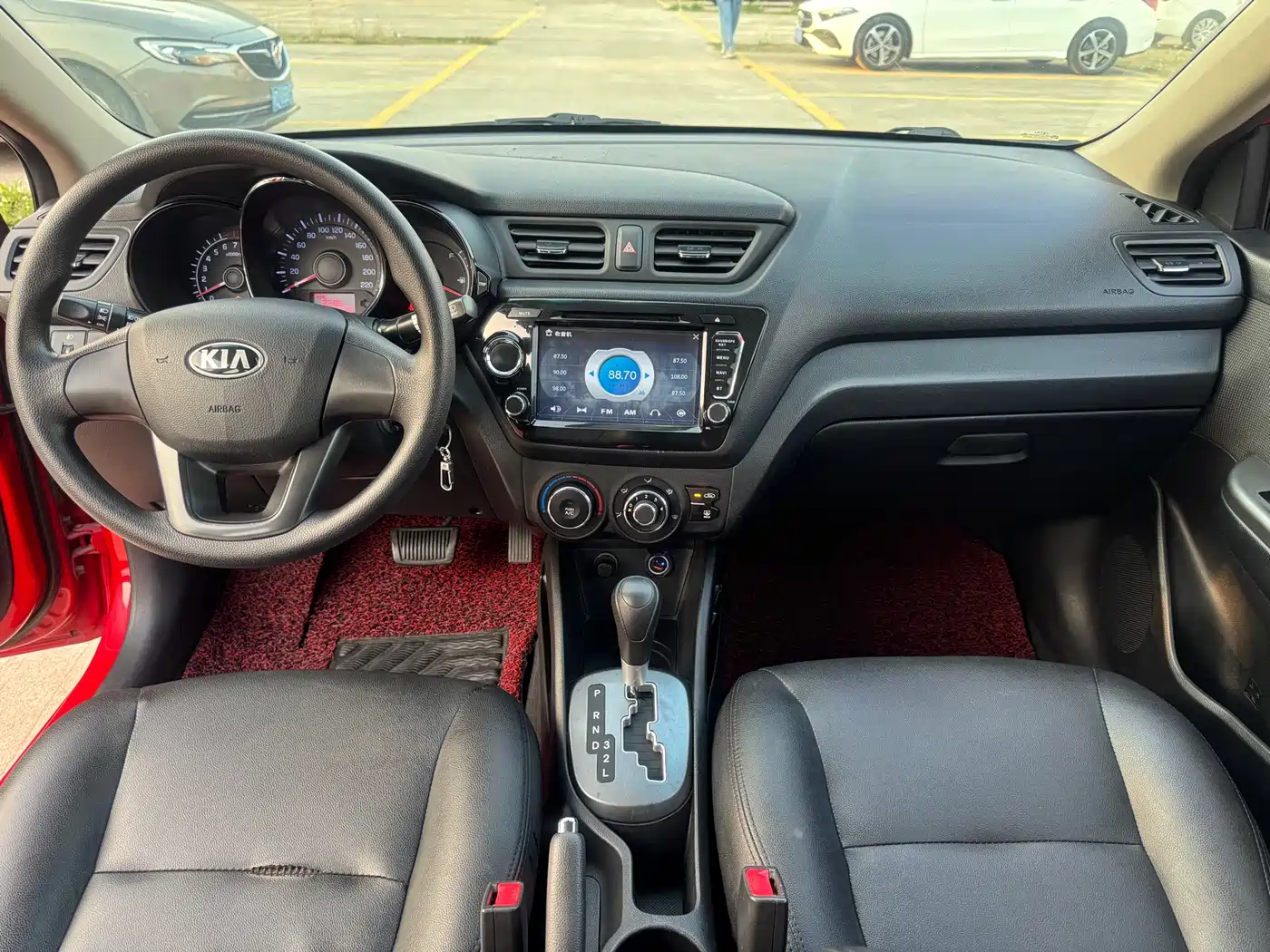 Kia K2 2012 Sedan 1.4L AT TOP Commemorative Edition фото 10