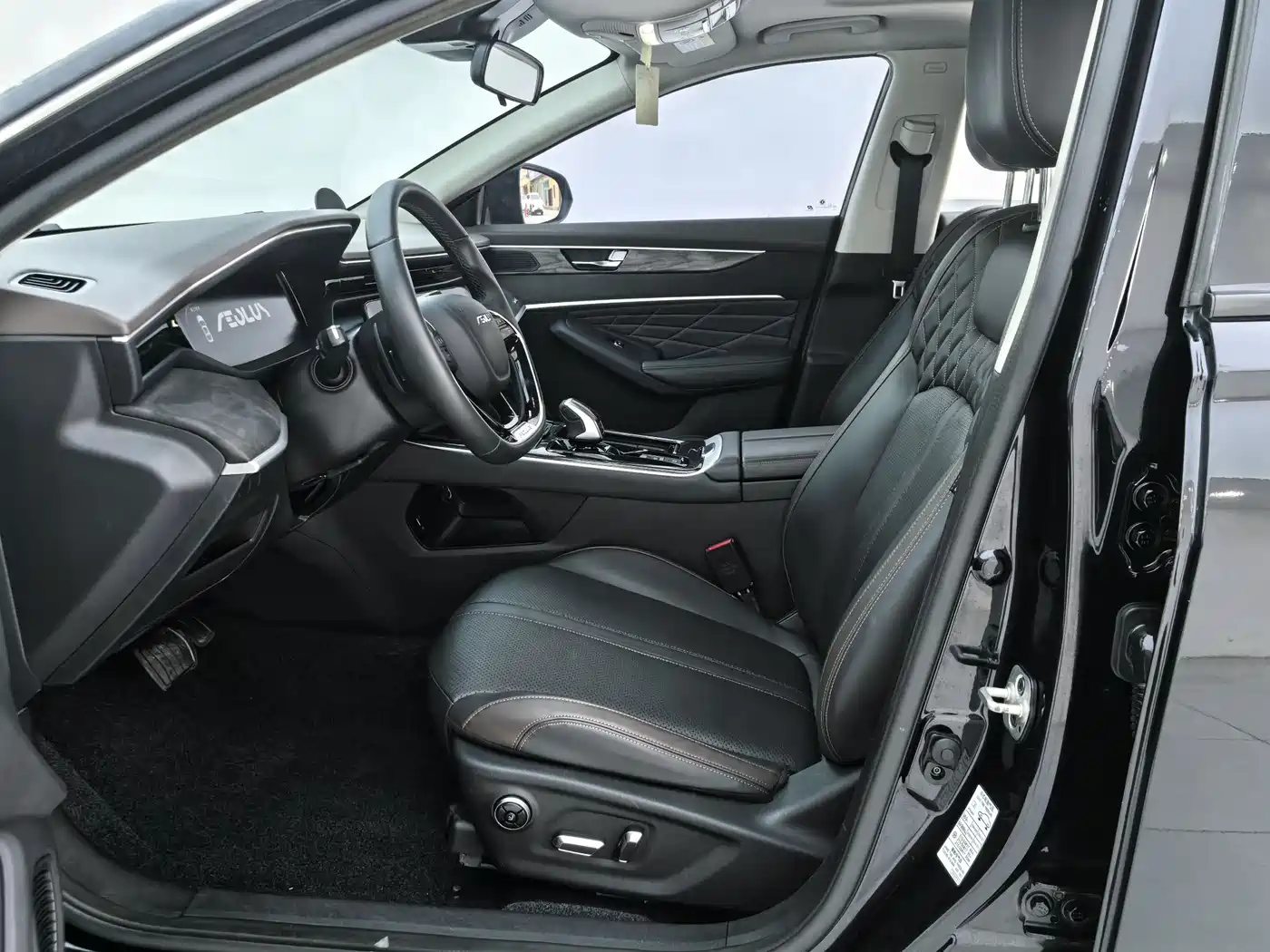 DONGFENG YI HYUN MAX