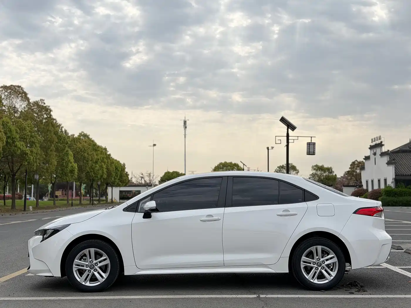 Toyota Levin 2022 185T CVT Luxury Edition фото 4