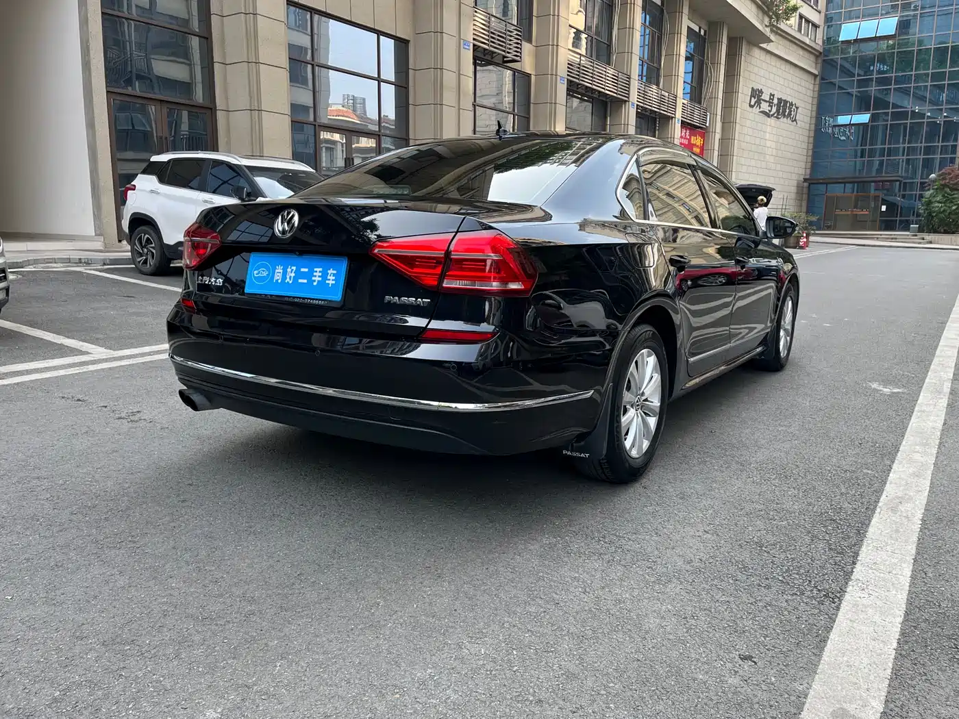 Volkswagen Passat 2017 330TSI DSG Prestige фото 7