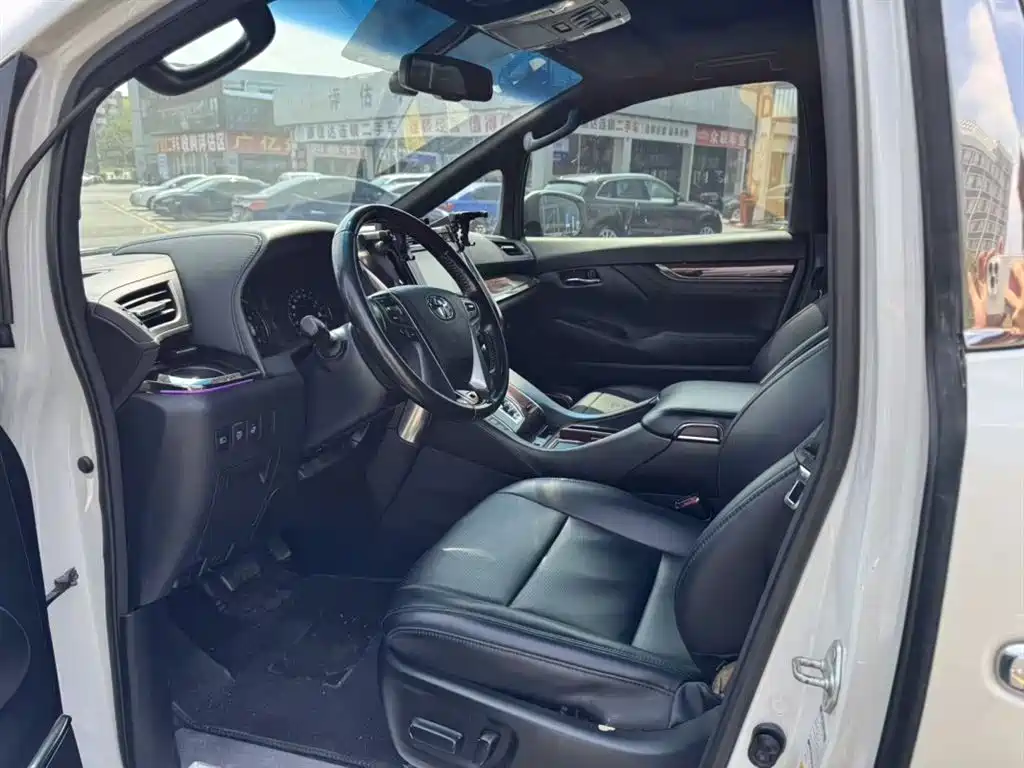 Toyota Alphard 2018 3.5L Luxury фото 5