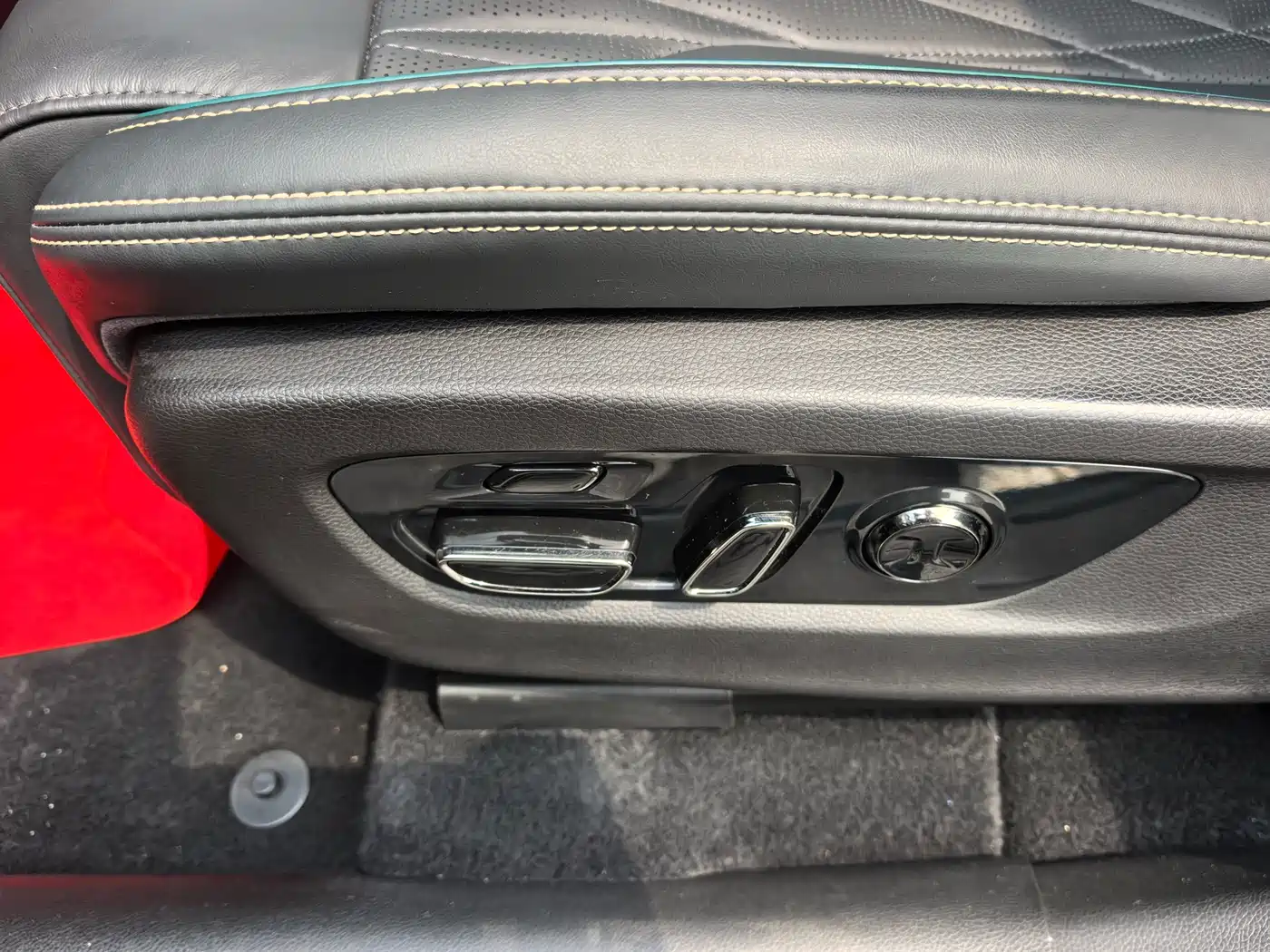 GAC Trumpchi Trumpchi GS8 2022 Dual Engine Series 2.0TM 2WD Premium Edition (7-Seater) фото 14