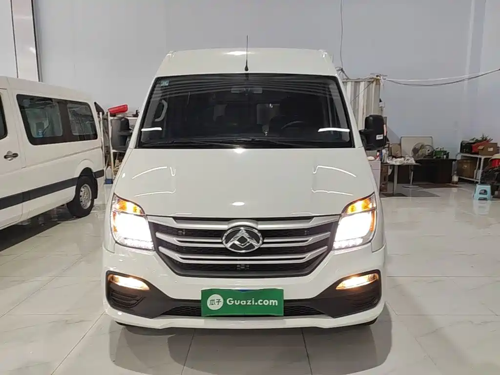 SAIC Maxus Xintu V80 2026 2025 Value Edition Aoyun 2.0T Manual Short Wheelbase Medium Roof 127Ps 5/6-seater