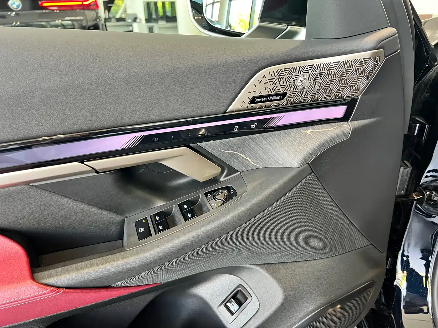 BMW 5 Series 2025 530Li Premium M Sport Package фото 7