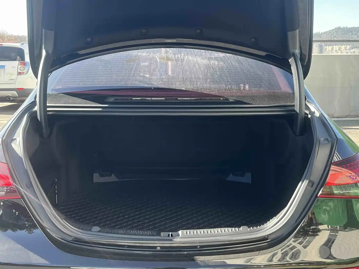Mercedes-Benz E-Class 2023 E 300 L Fashion фото 18