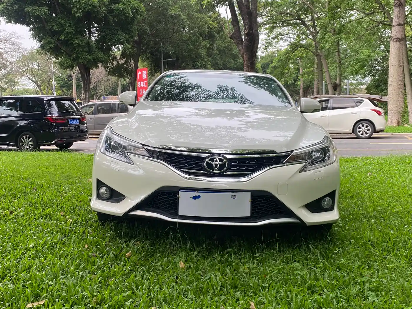 Toyota Reiz 2013 2.5V Premium Edition фото 2