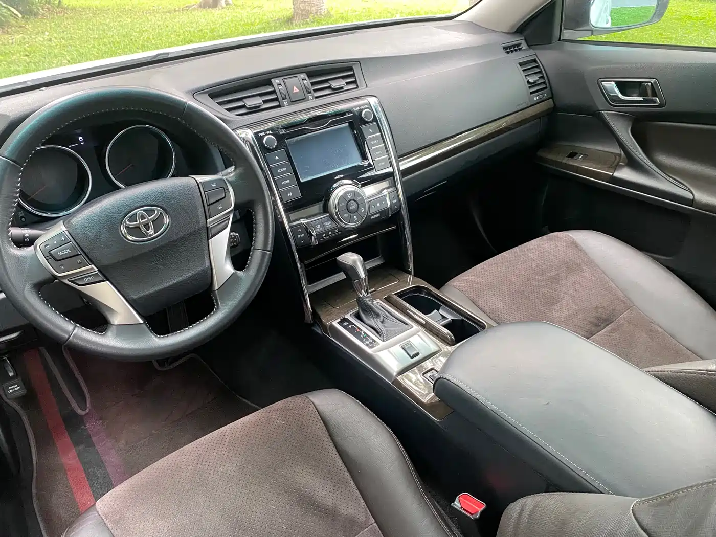 Toyota Reiz 2013 2.5V Premium Edition фото 18