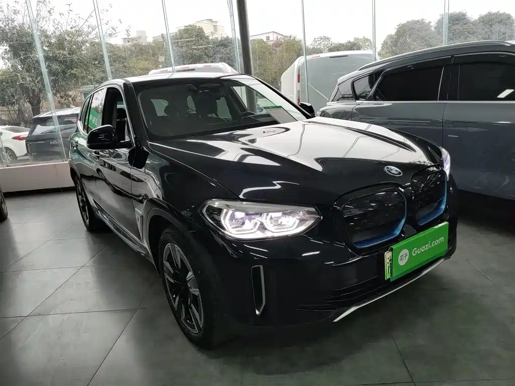 BMW iX3 2021 Facelift Leading фото 20