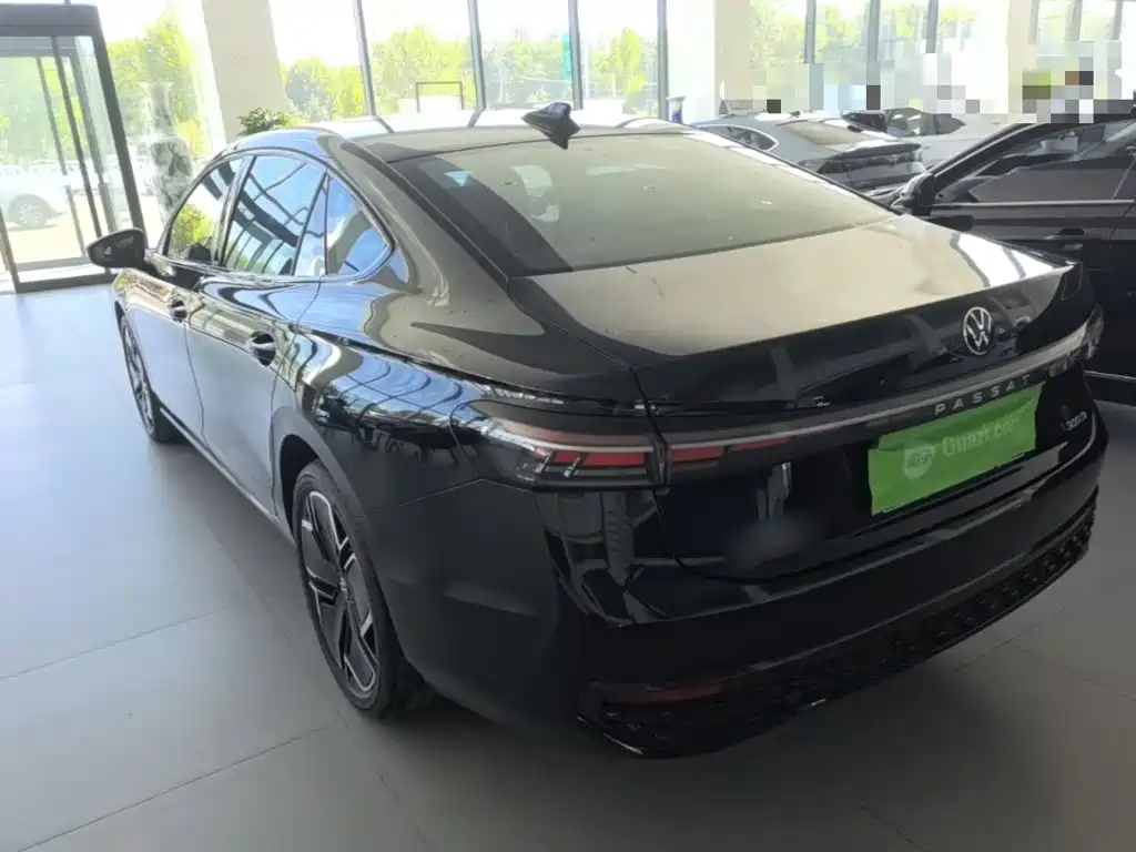 Photo 5 - Volkswagen Passat