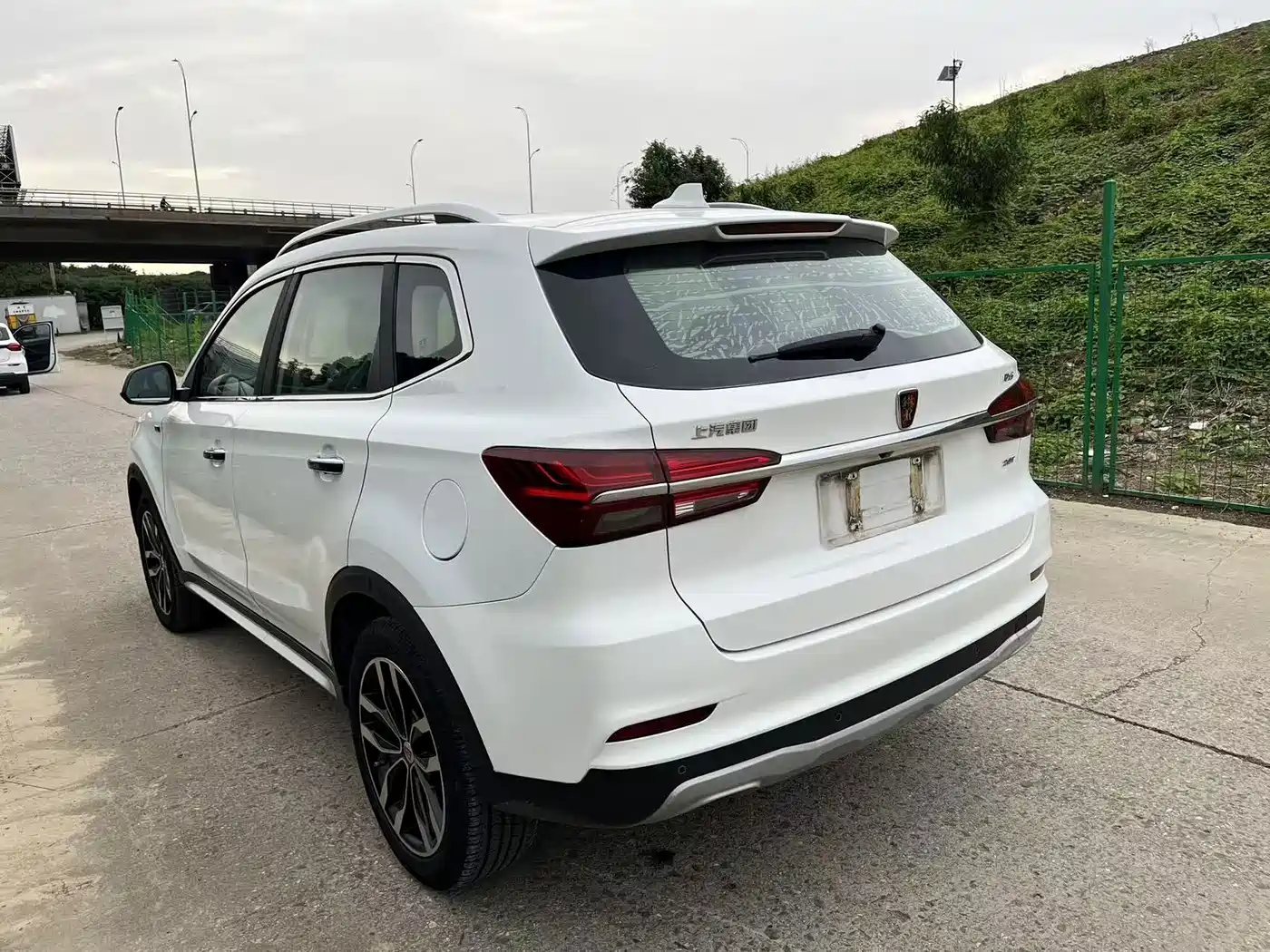 Roewe RX5 2016 2016 20T 2WD Automatic Internet Smart Edition