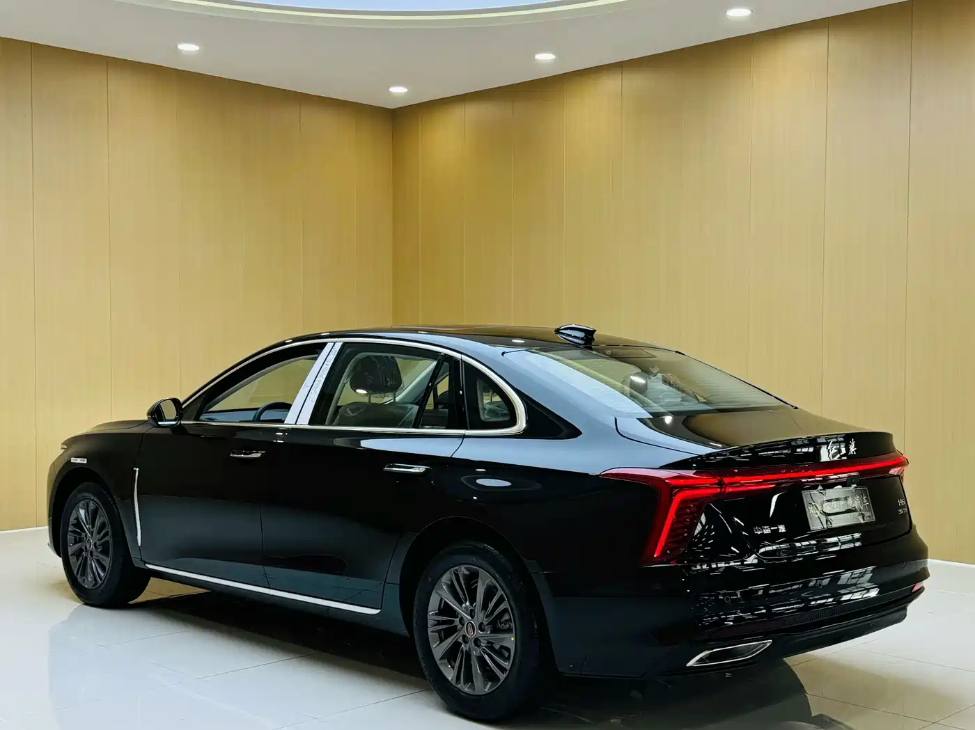 Hongqi H5 2026