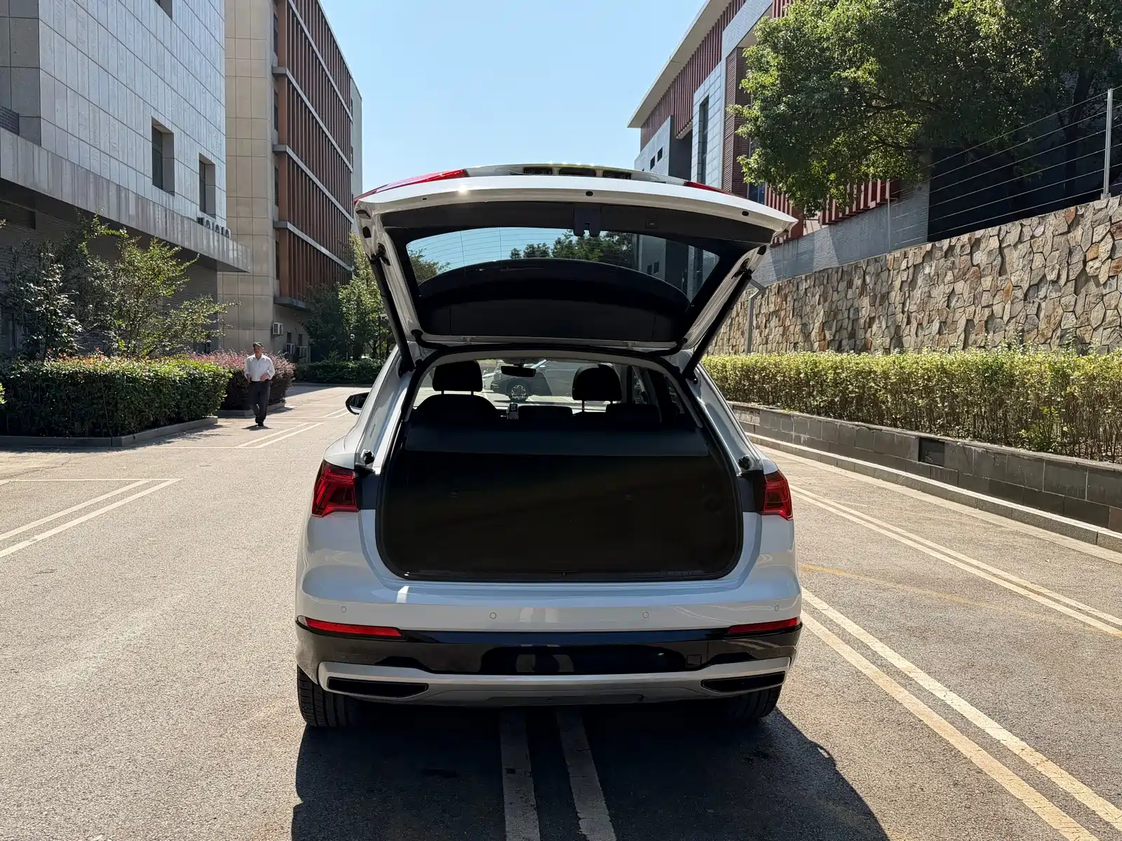 Photo 17 - Audi Q3