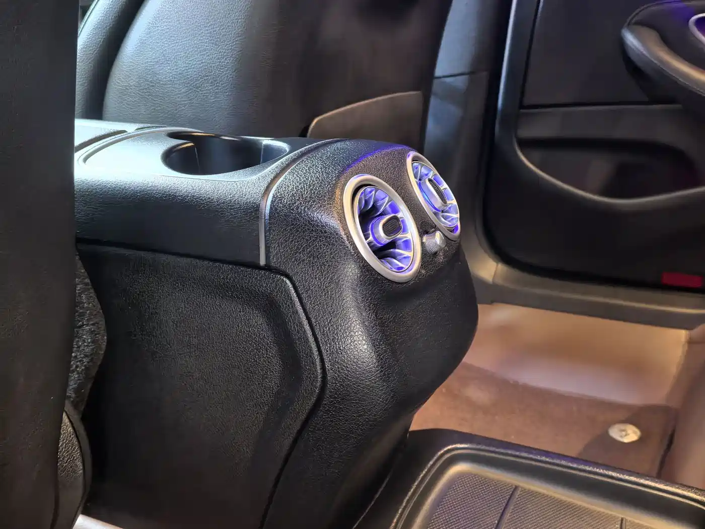 Фото 8 - Mercedes-Benz E-Class