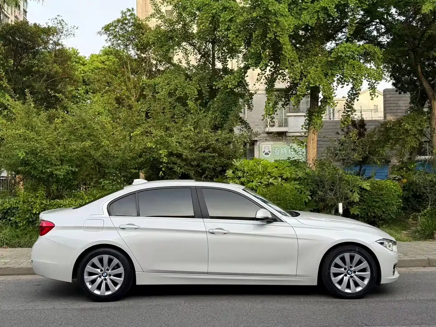 BMW 3 Series 2017 318Li Fashion фото 7