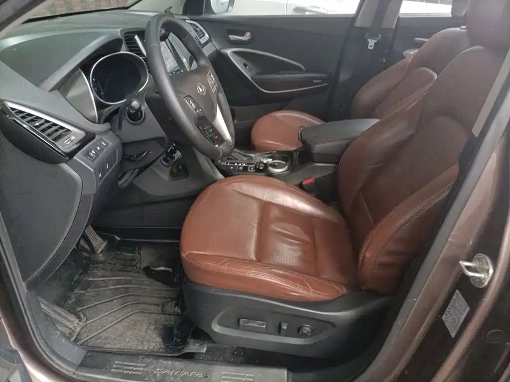 Hyundai Santa Fe 2013 Facelift 2.0T Automatic 4WD Premium фото 12