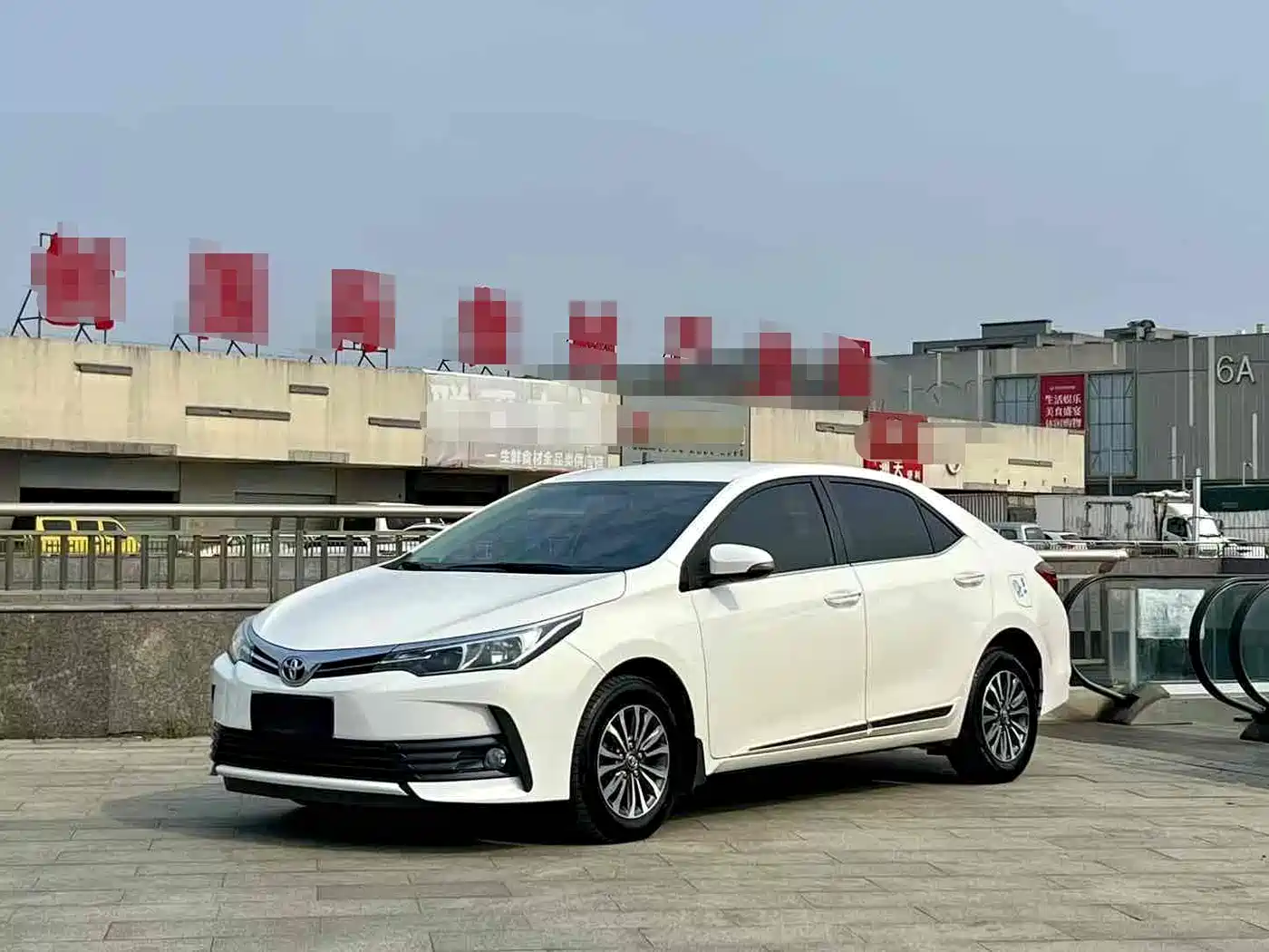 Фото 1 - Toyota Corolla