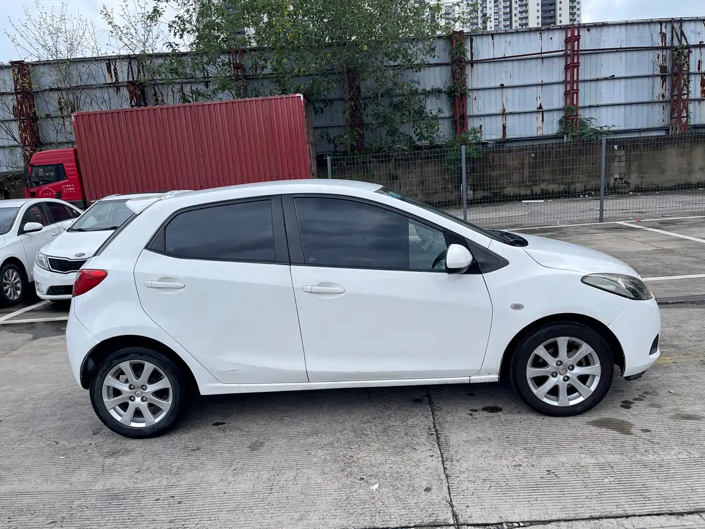 Mazda 2 2011 2012 Hatchback Dynamic 1.5L Automatic Value Edition