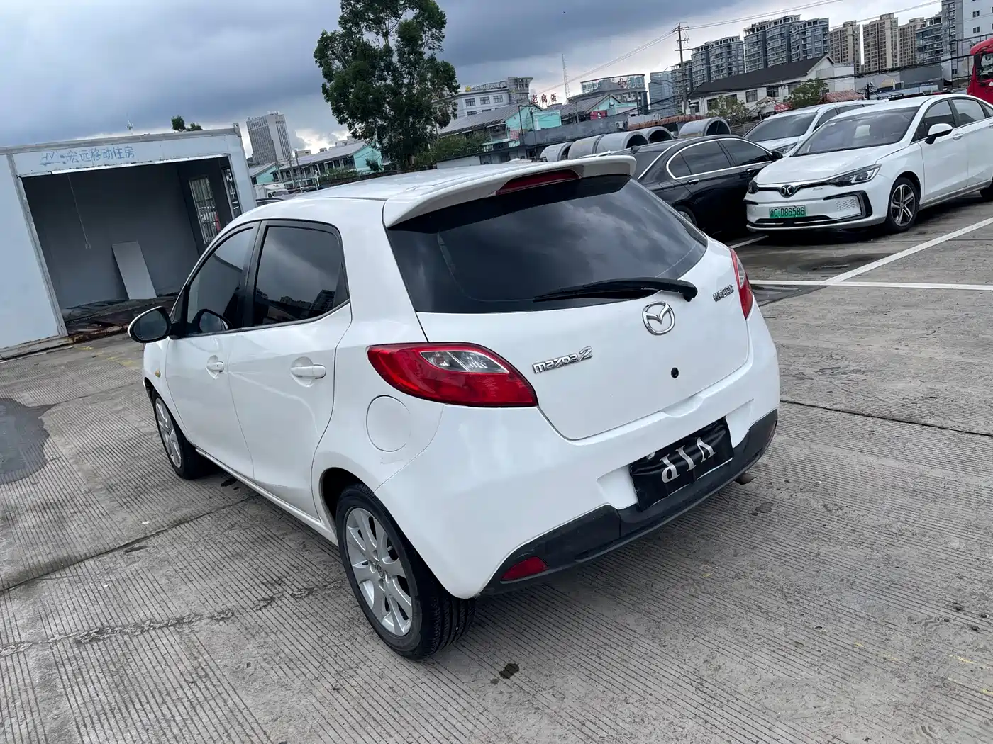 Mazda 2 2011 2012 Hatchback Dynamic 1.5L Automatic Value Edition