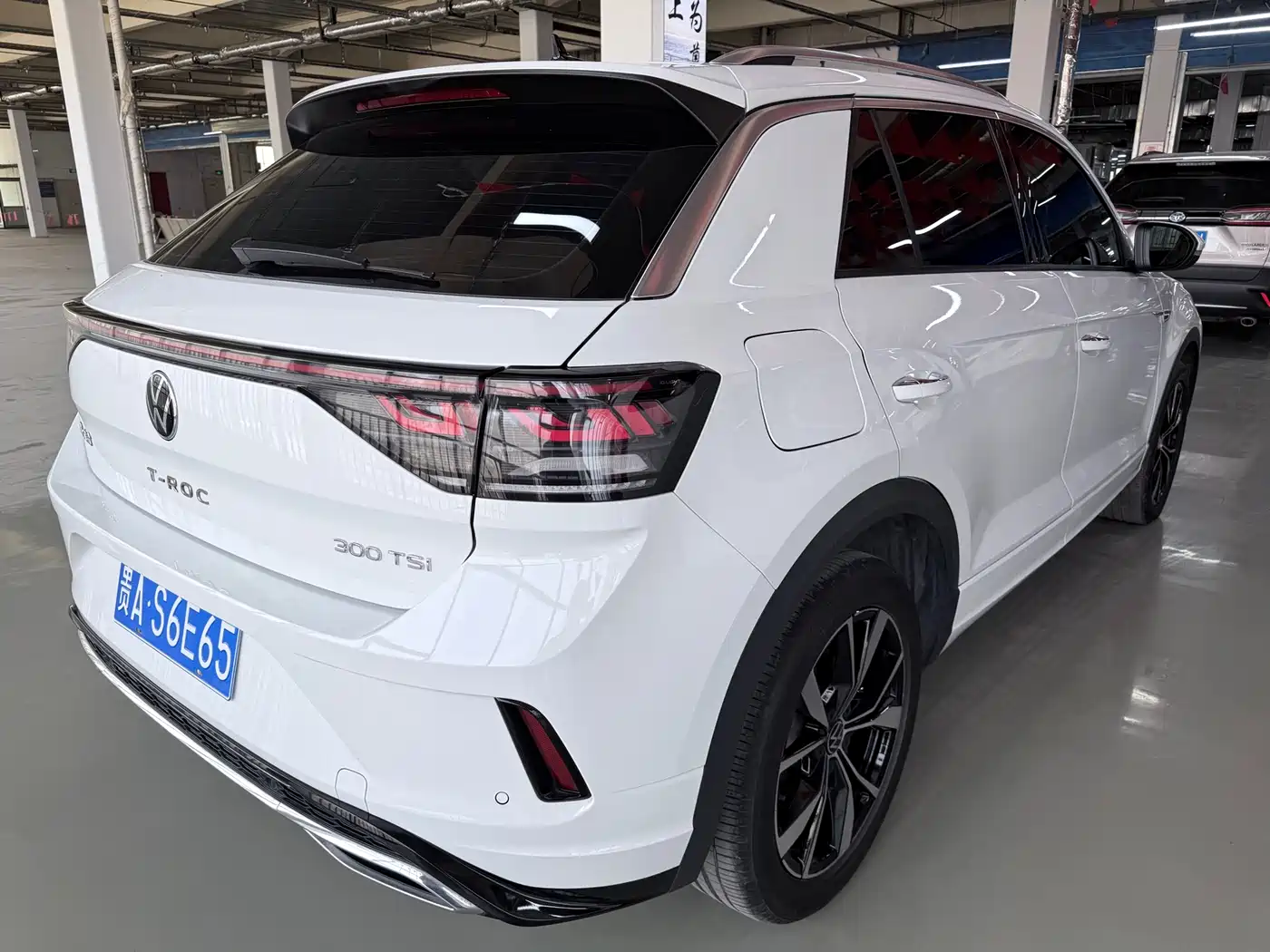 Volkswagen T-ROC 2023 300TSI DSG 2WD Dawn Edition фото 19