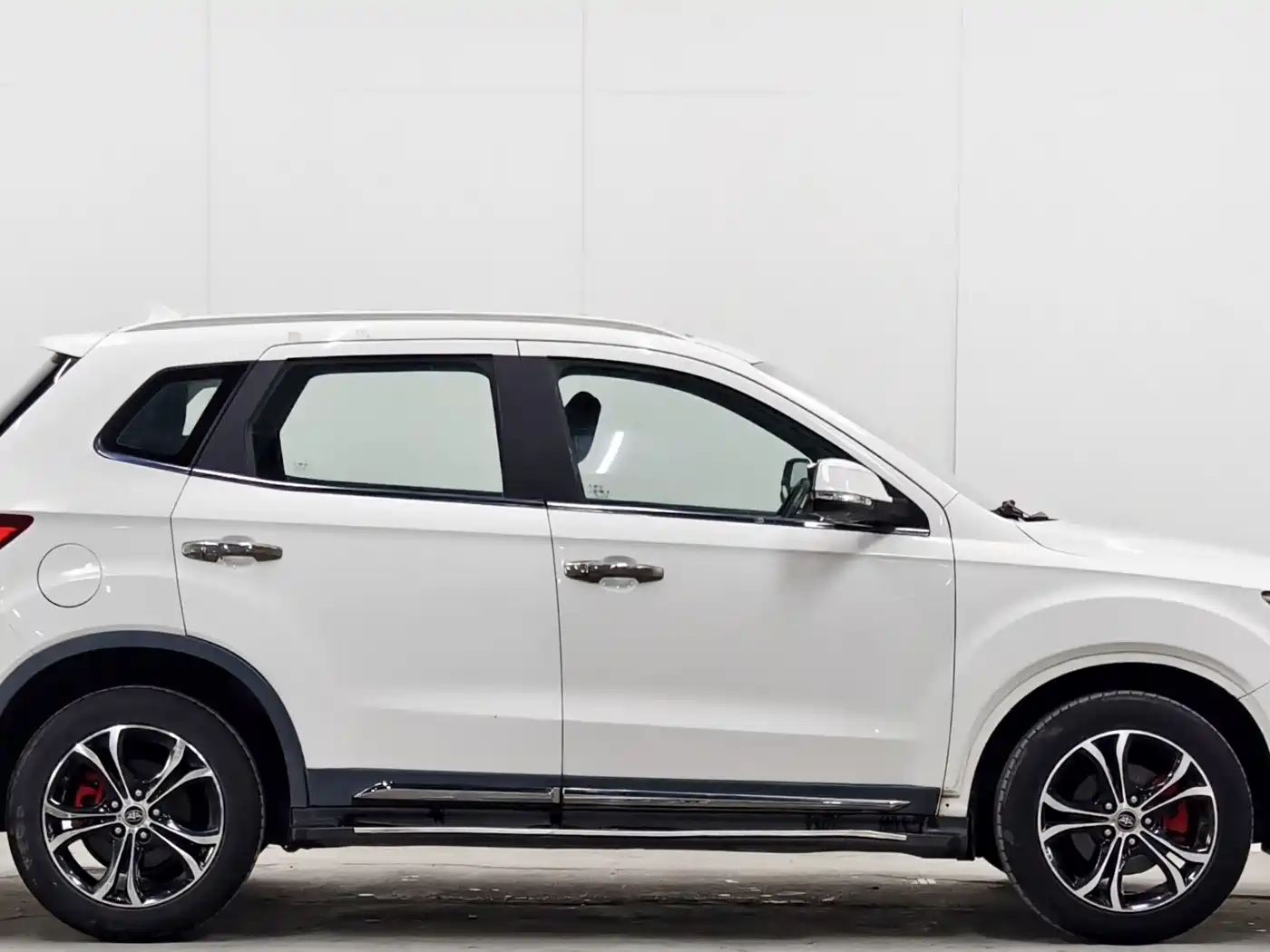 FAW Senya R7 2017 2017 Model 1.6L Automatic Smart