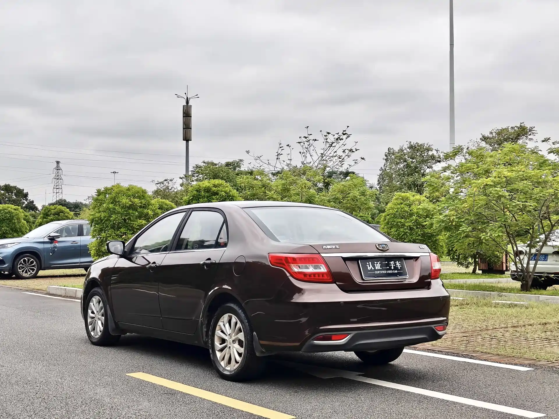 Фото 5 - Geely Vision