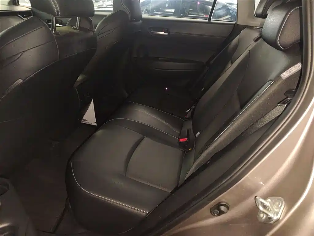 Toyota Frontlander 2022 2.0L CVT Luxury PLUS Edition фото 17