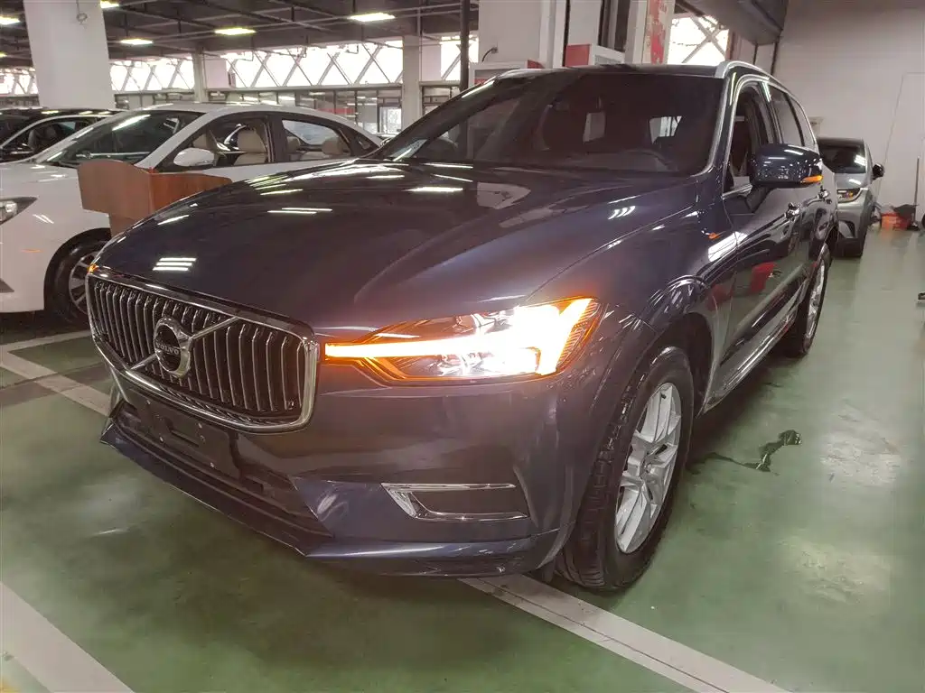 Volvo XC60 2021 T5 AWD Momentum