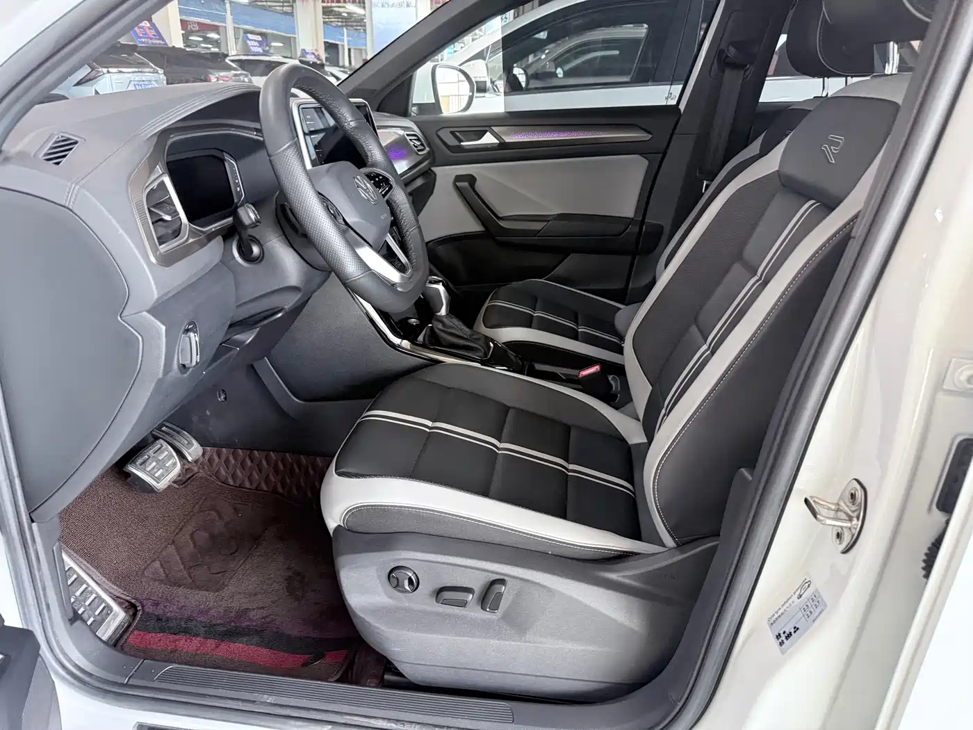 Volkswagen T-ROC 2023 300TSI DSG 2WD Dawn Edition фото 8