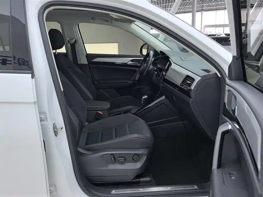 Volkswagen Tayron 2020 330TSI 2WD Luxury Smart Edition фото 8