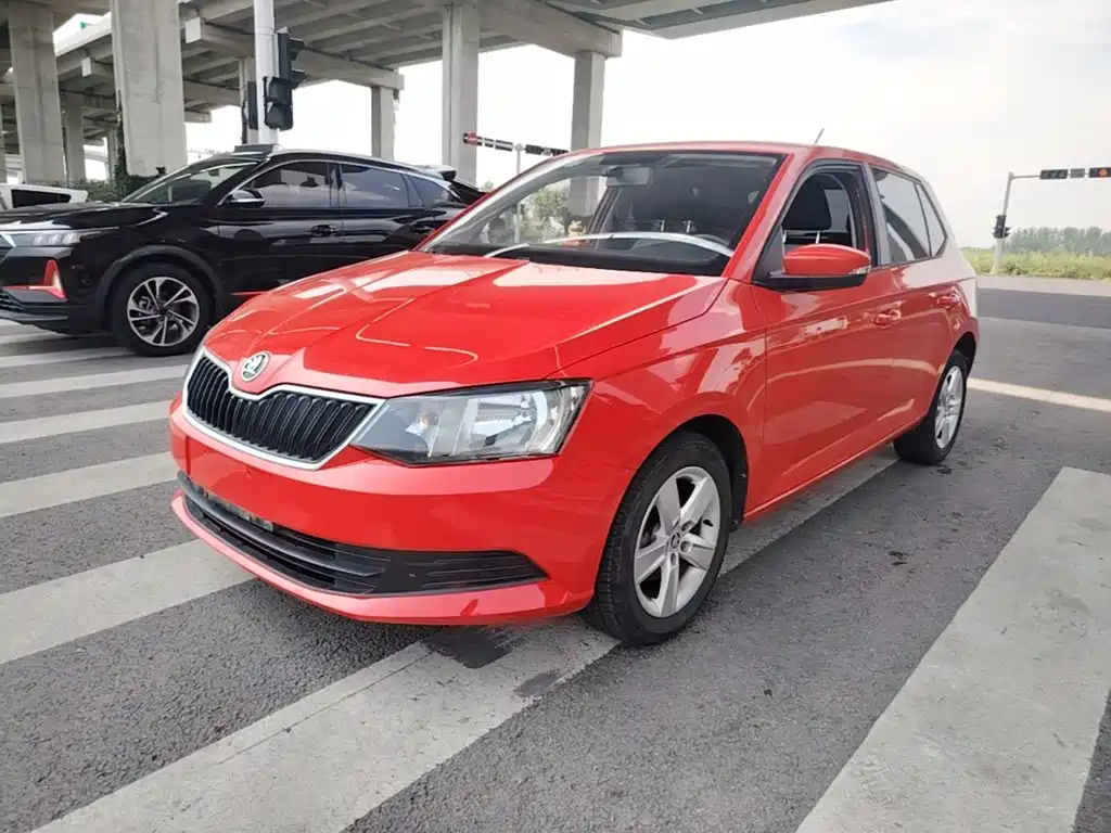 Фото 2 - Škoda Fabia