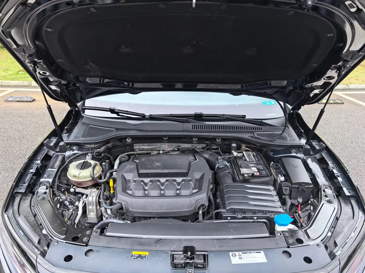 Volkswagen Passat 2023 330TSI Starlight Luxury Edition фото 7