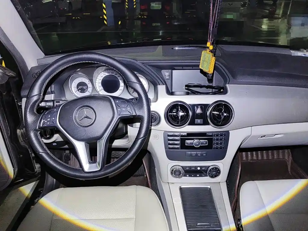 Photo 12 - Mercedes-Benz GLK-Class