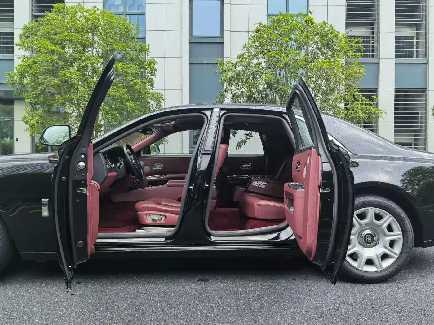 Rolls-Royce Ghost 2012 2010 Model 6.6T Standard